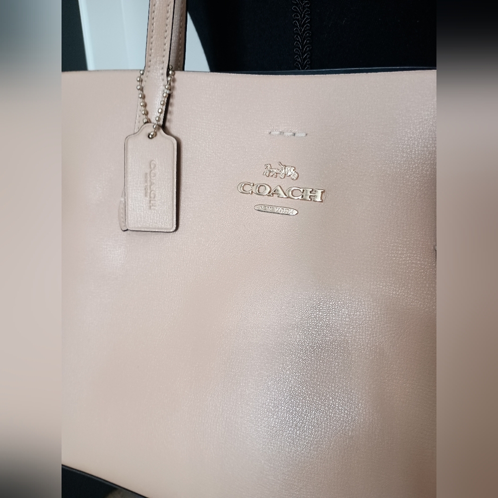 Coach Beige Leather Tote Bag - Picture 2 of 16